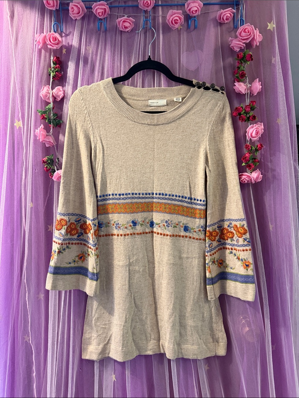 Woman’s part cashmere and angora sweater